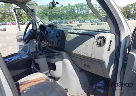 2009 Ford E-250 Commercial/Recreational z USA, uszkodzony, nr VIN 1FTNS24W49DA42414